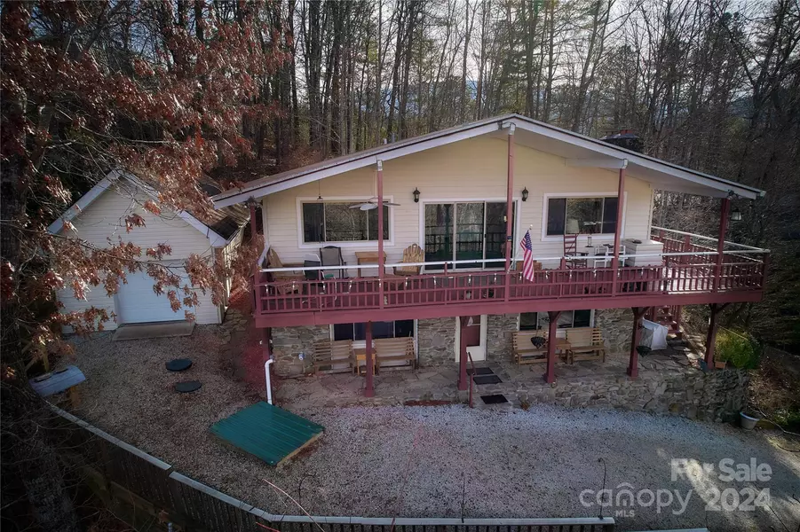 344 Pine Ridge TRL, Almond, NC 28702