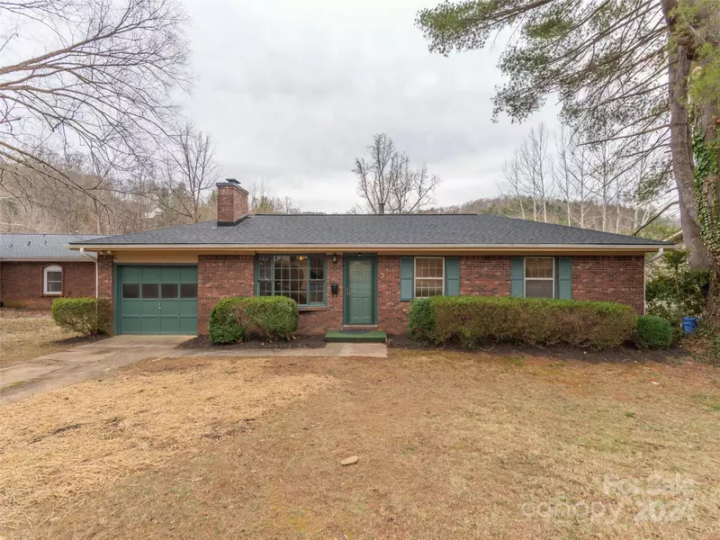 3 Brookgreen PL, Asheville, NC 28804