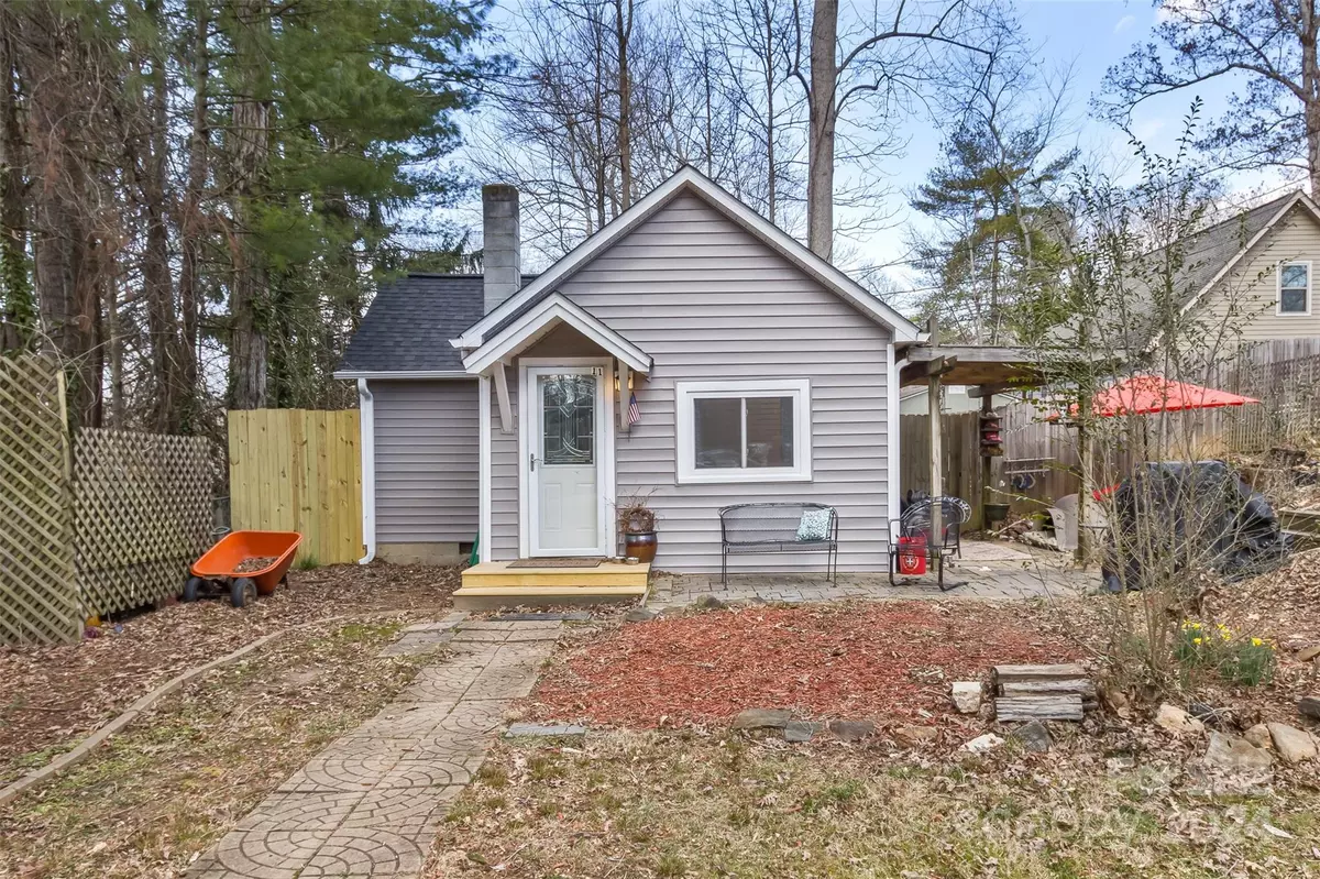 Candler, NC 28715,11 Log Cabin TRL