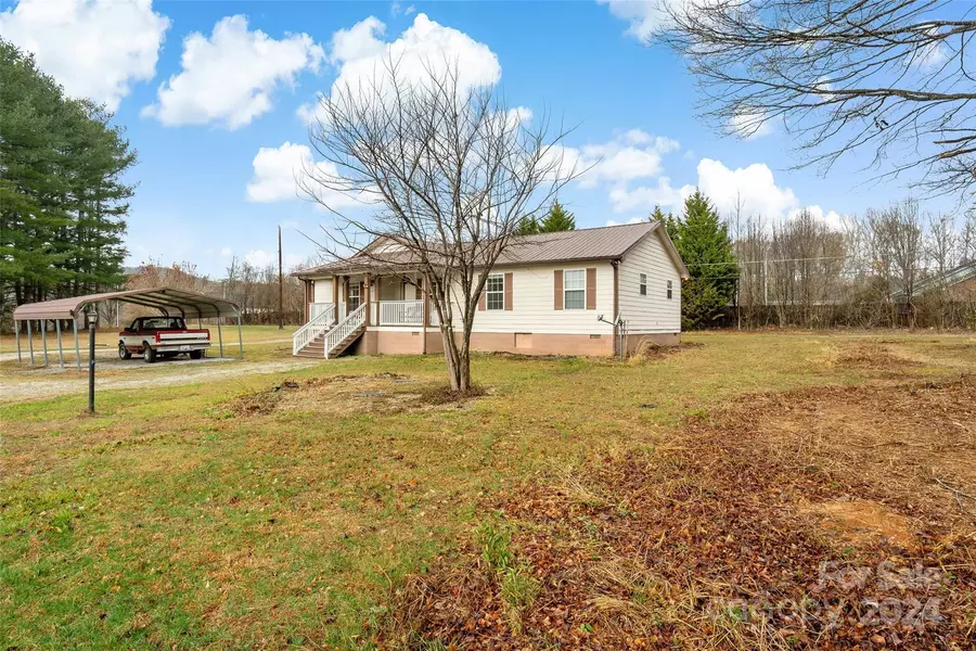 1151 Shady LN, Marion, NC 28752