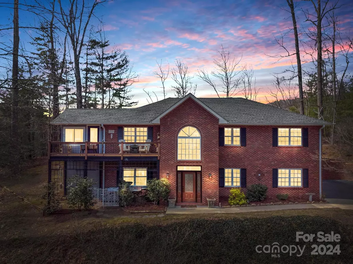 Hendersonville, NC 28739,209 Camellia WAY