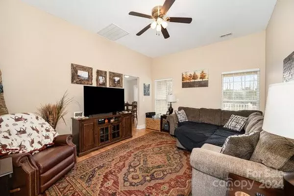 Vale, NC 28168,4165 Rolling Creek DR