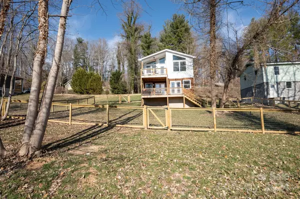 273 Oakdale DR, Hendersonville, NC 28791