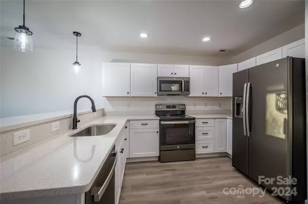 Connelly Springs, NC 28612,295 Woodlawn DR