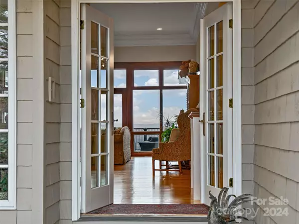 Flat Rock, NC 28731,105 Ingleside CT