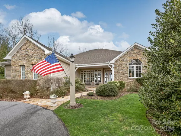 105 Ingleside CT, Flat Rock, NC 28731