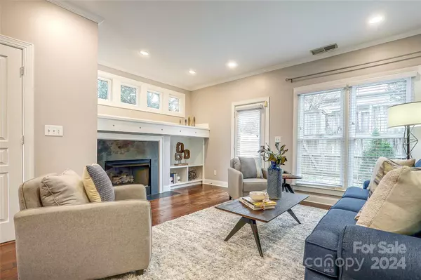 Charlotte, NC 28209,1085 Park West DR
