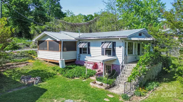 32 Old Burnsville Hill RD, Asheville, NC 28804