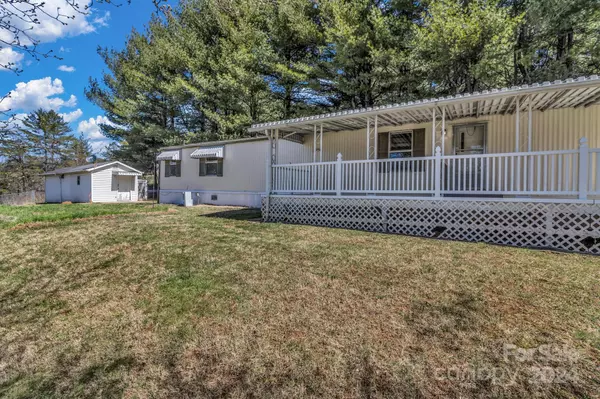 12 Westview DR, Leicester, NC 28748