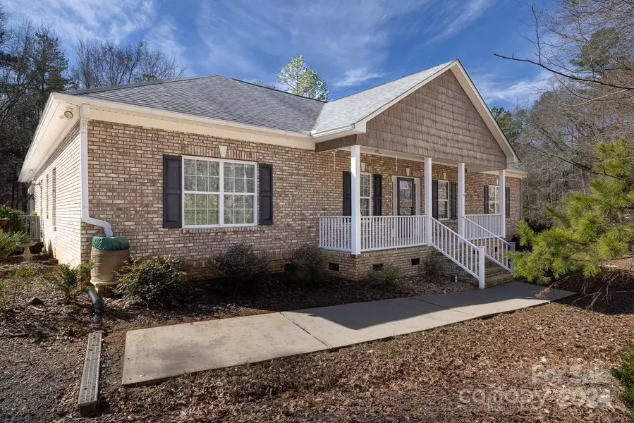 5029 Wendover LN, Catawba, SC 29704