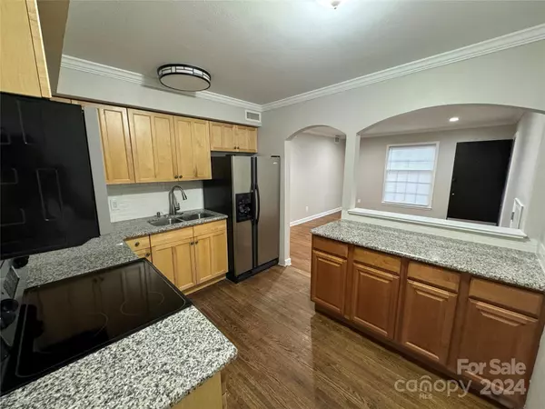 Charlotte, NC 28211,4317 Walker RD