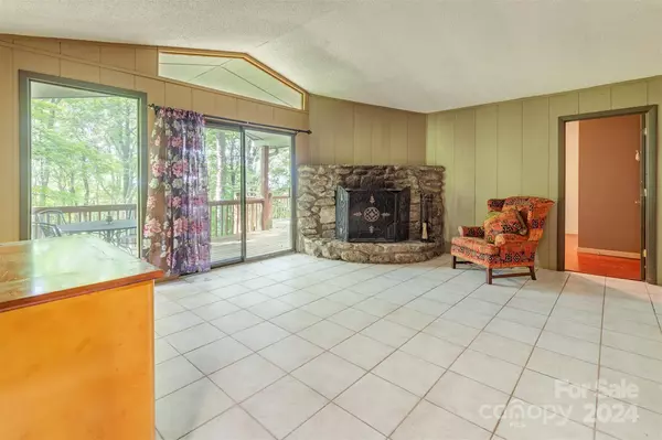 Mars Hill, NC 28754,1246 Oakridge LN