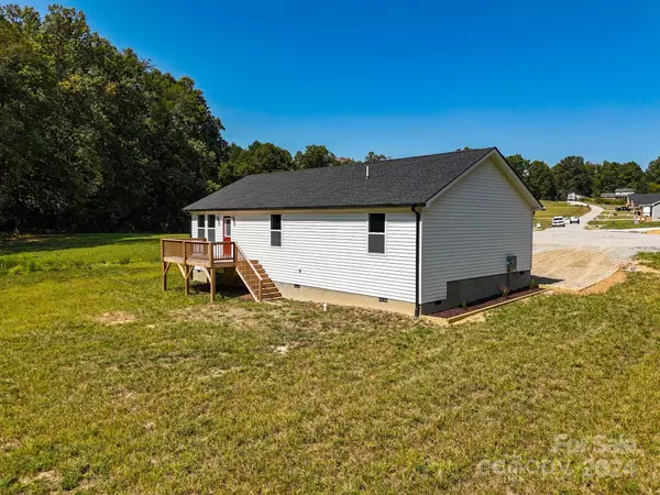 Hendersonville, NC 28792,252 Tuttle RD