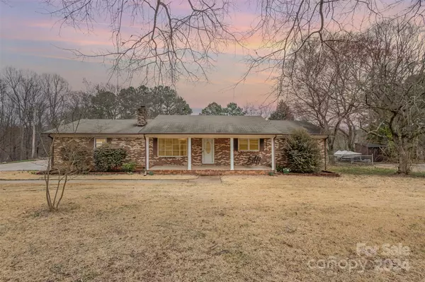 2606 Ole Home TRL,  Dallas,  NC 28034