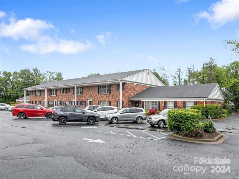 5 Doctors PARK #E1, Asheville, NC 28801