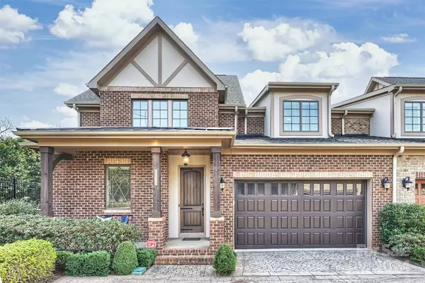 3303 Smith Point CT, Charlotte, NC 28226