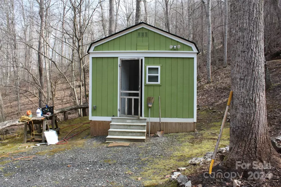 532 Bear Mountain RDG, Green Mountain, NC 28740