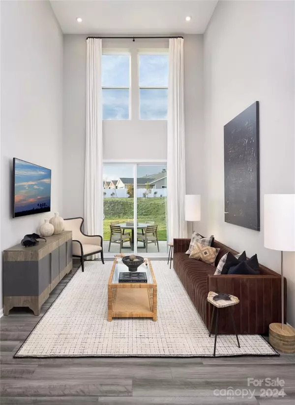 Charlotte, NC 28269,7009 Levelcross LN #52/12