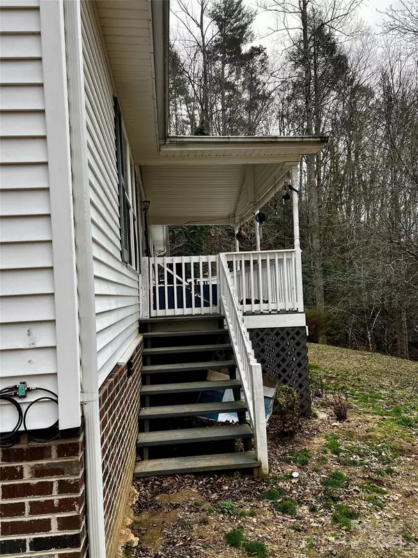 Collettsville, NC 28611,5010 Hwy 90 HWY