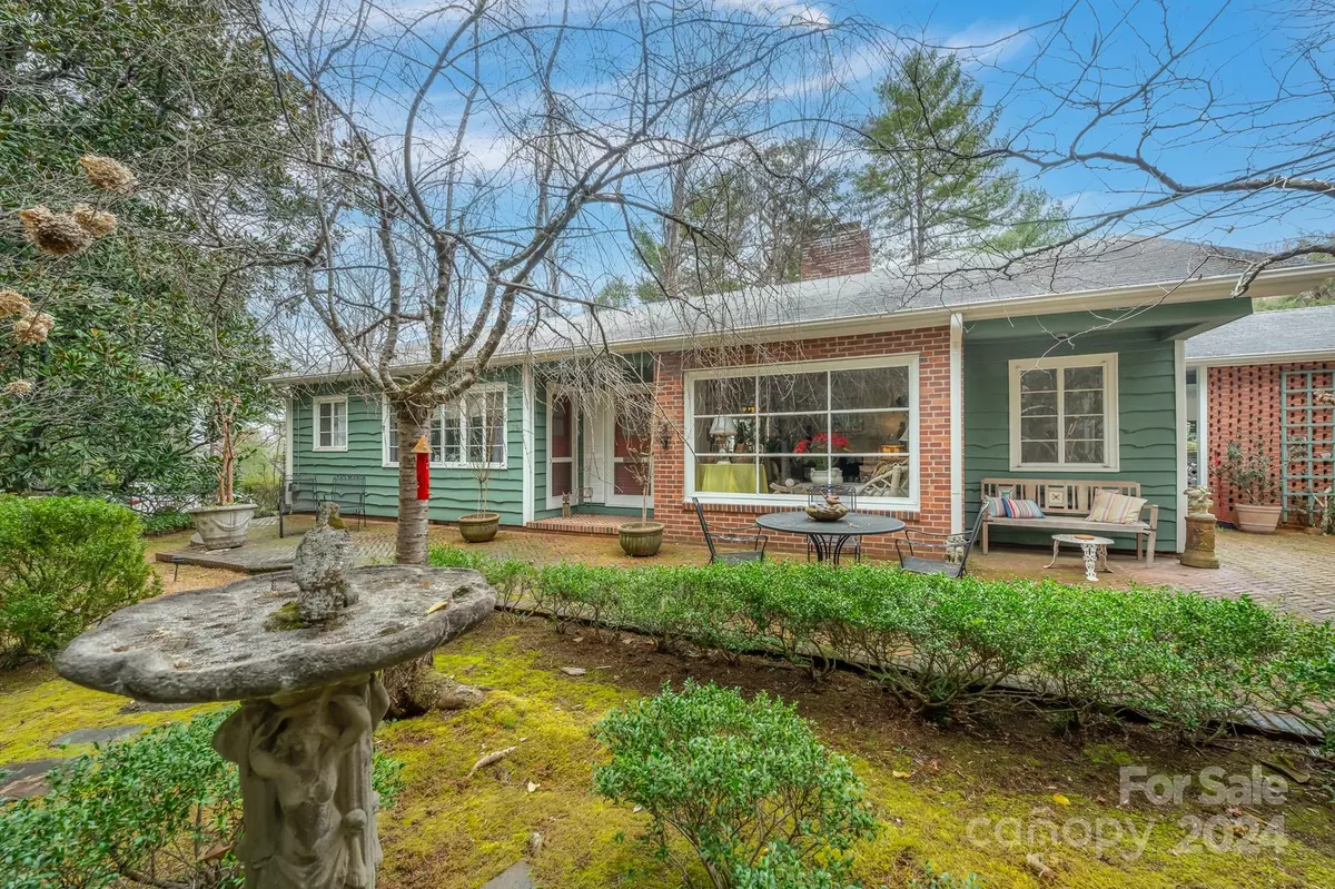 Tryon, NC 28782,30 Pinecrest LN