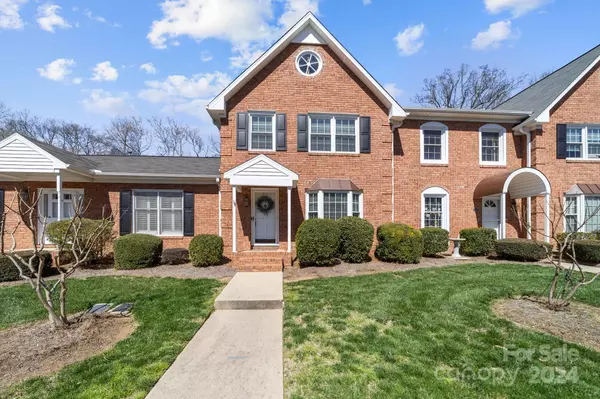Kannapolis, NC 28083,621 Hunter Oak DR