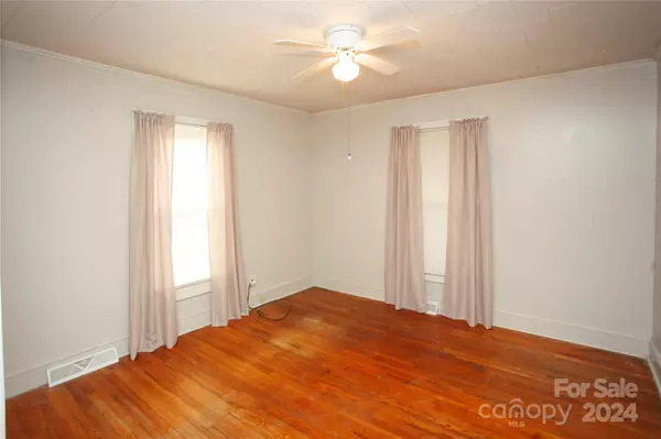 Landis, NC 28088,512 Dial ST