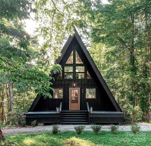 49 Falls Cove RD, Cullowhee, NC 28723