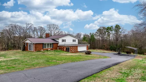 Taylorsville, NC 28681,417 Hefner LN