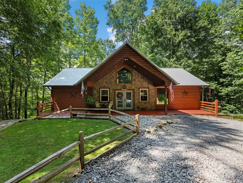 25 Dawn Valley RD, Waynesville, NC 28785