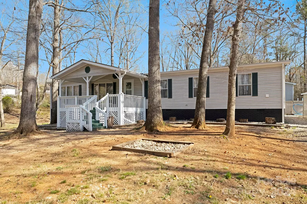 New London, NC 28127,140 Sanford LN