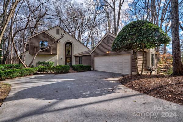 Lake Wylie, SC 29710,10 Pine Knoll DR