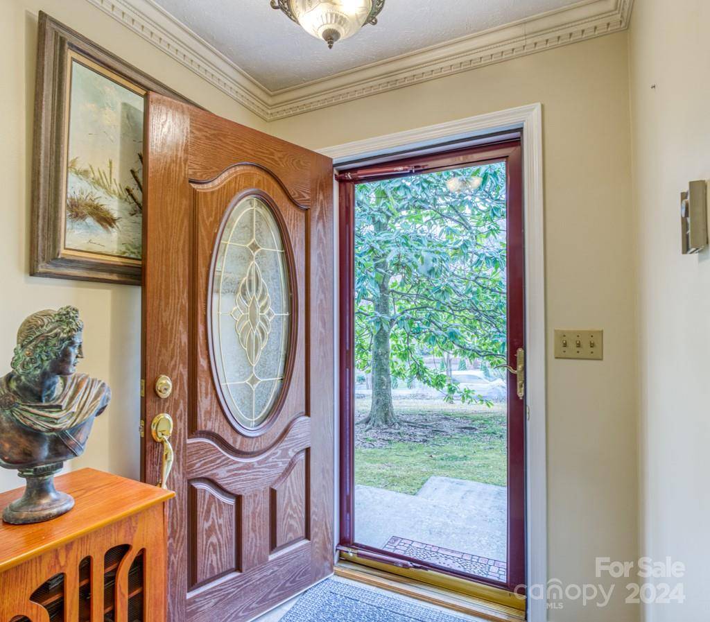 Hendersonville, NC 28791,841 Greenwood DR