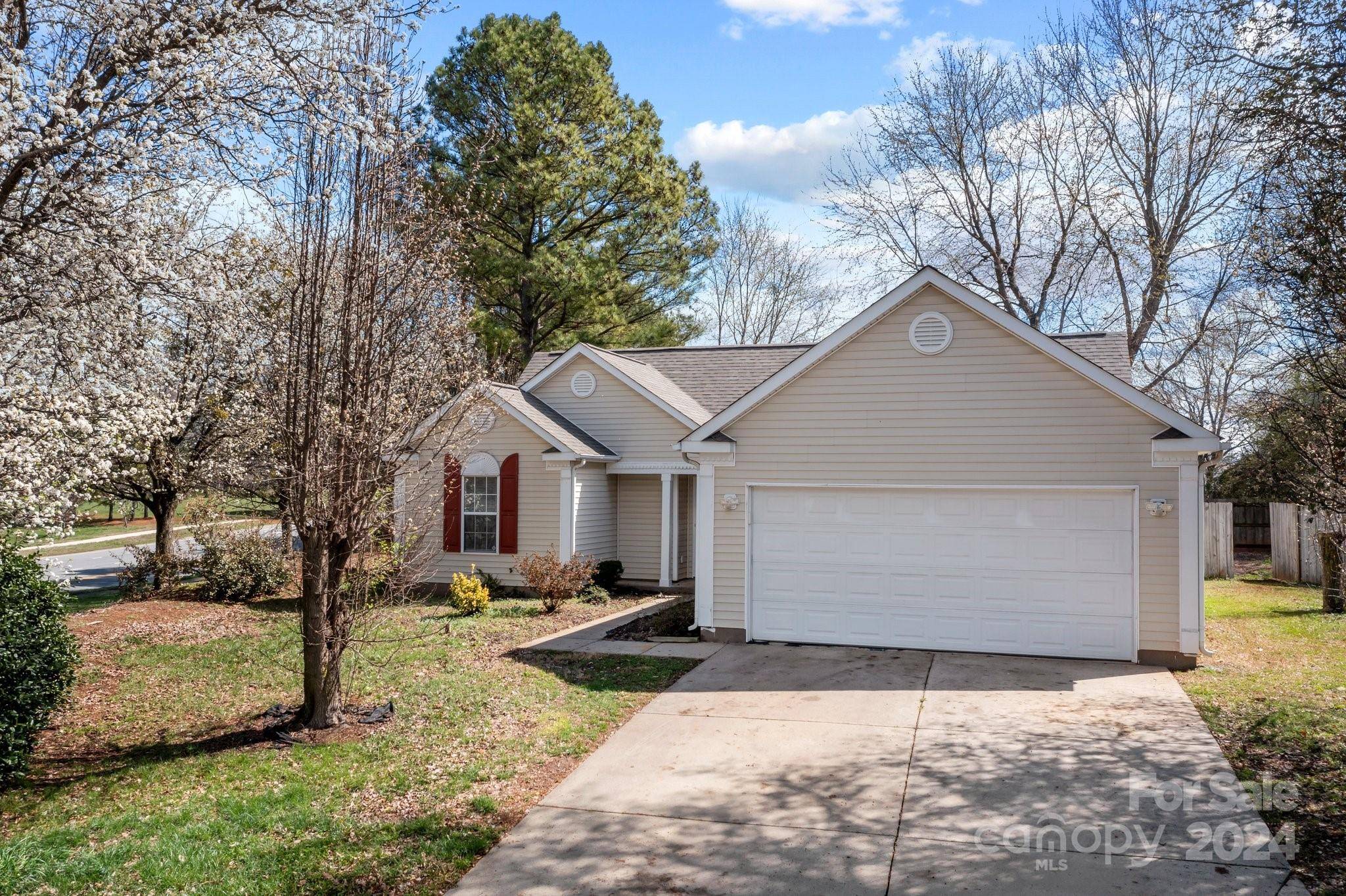 11206 Fawndale DR, Charlotte, NC 28269