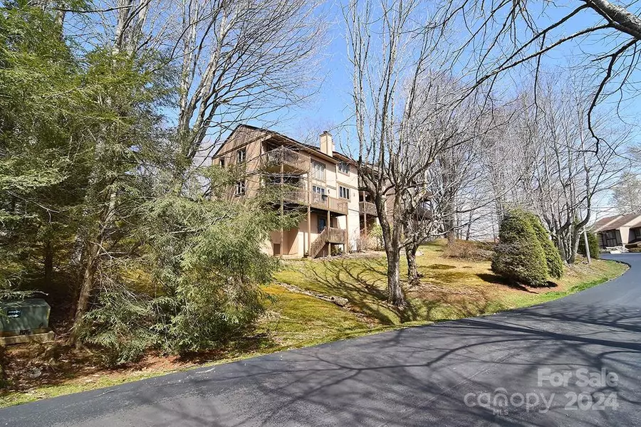 300 Ridgeview RD #9-2, Banner Elk, NC 28604