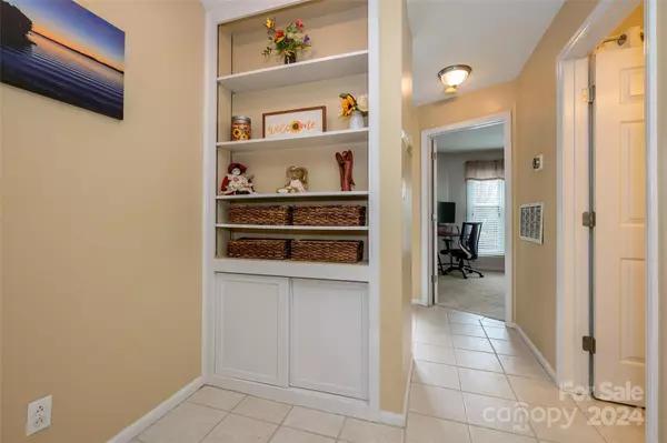 Davidson, NC 28036,365 Northwest DR