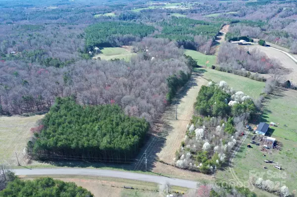 1188 Camp Creek RD, Hickory, NC 28602