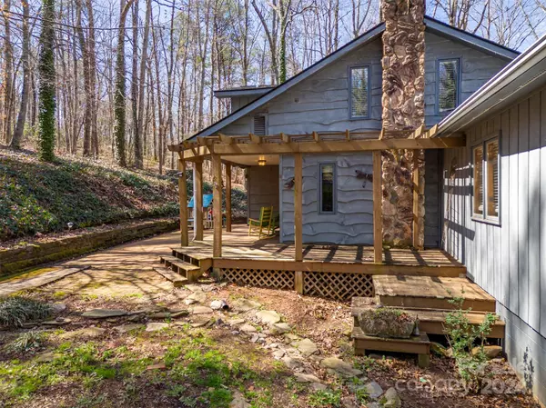 Tryon, NC 28782,373 Hollow Wood LN