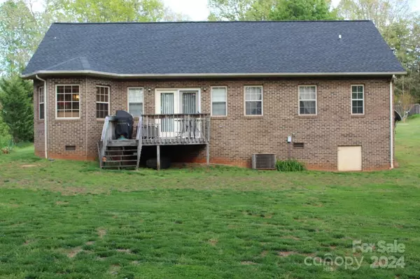 Conover, NC 28613,5473 Twelve Oak LN