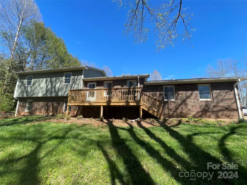 144 Padgett DR, Marion, NC 28752