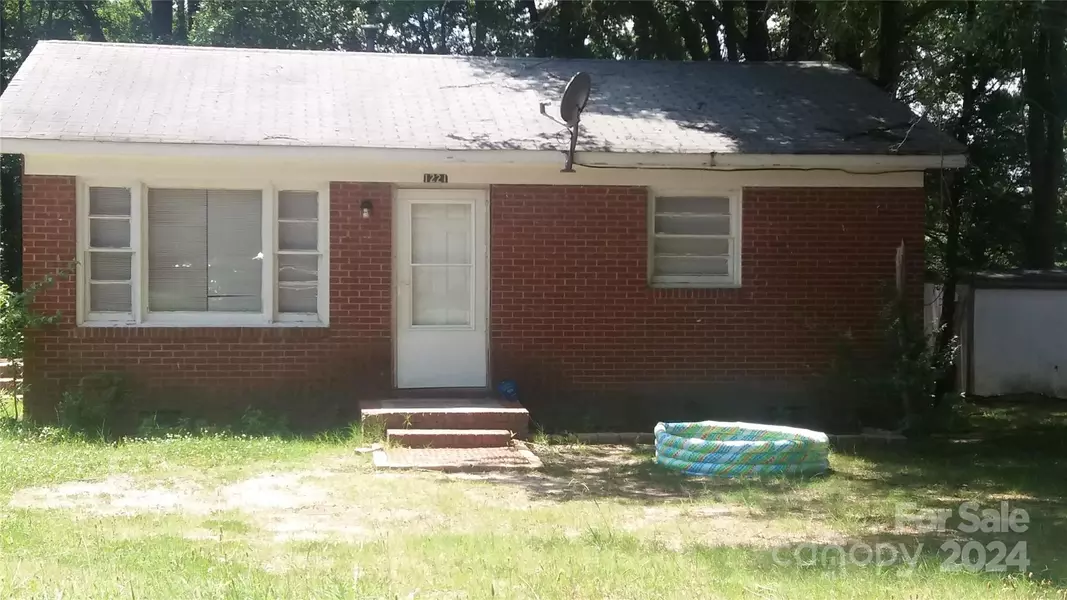 1221 N Ransom ST, Gastonia, NC 28052