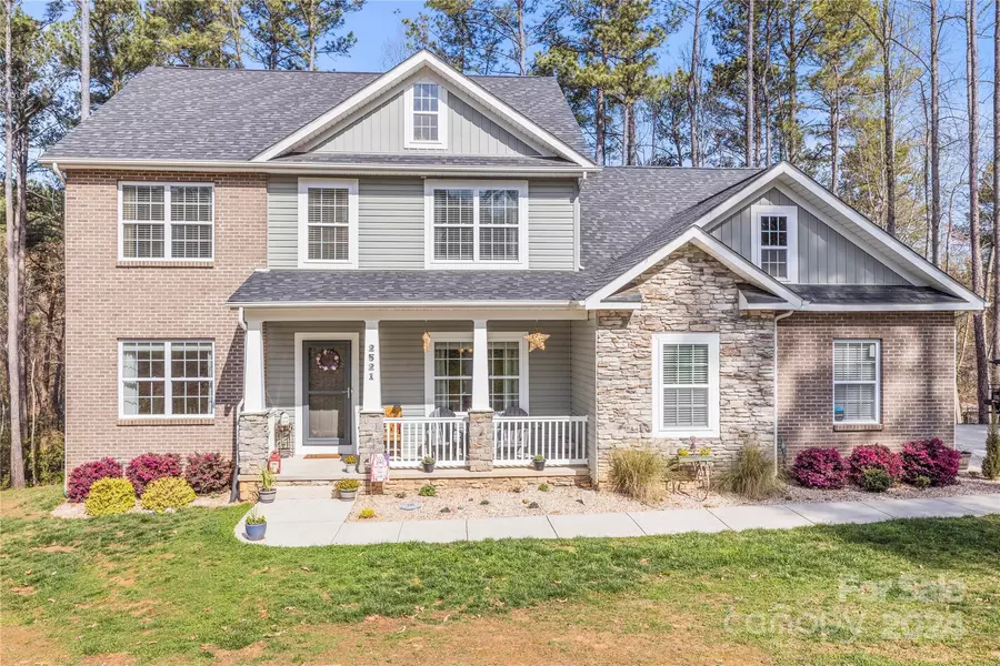 2521 Wellesbourne LN, Sherrills Ford, NC 28673