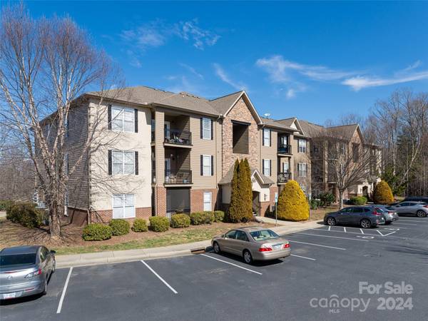 202 Brickton Village CIR #304,  Fletcher,  NC 28732