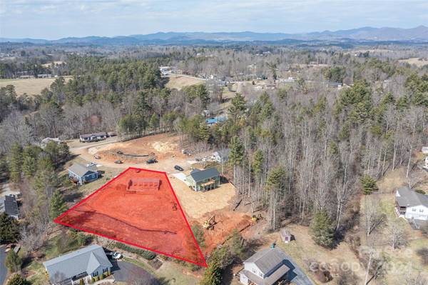 111 Bluebell Ridge LN, Weaverville, NC 28787