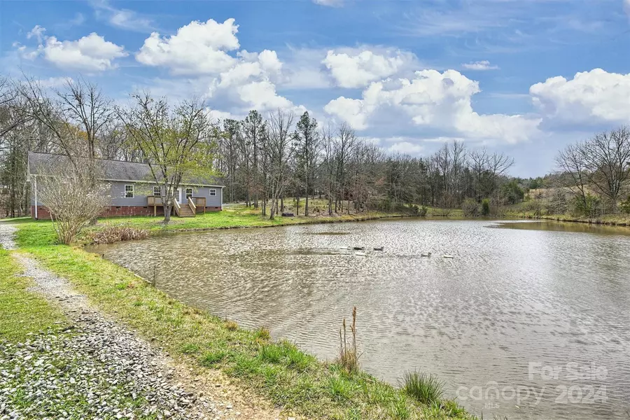 4088 Dee Dee LN, Blackstock, SC 29014