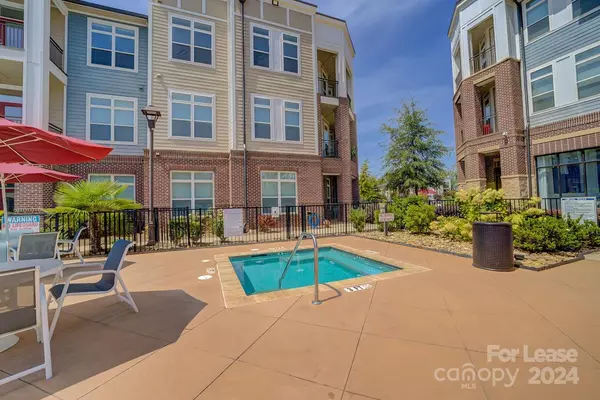 Huntersville, NC 28078,16408 Holly Crest LN #C3-1