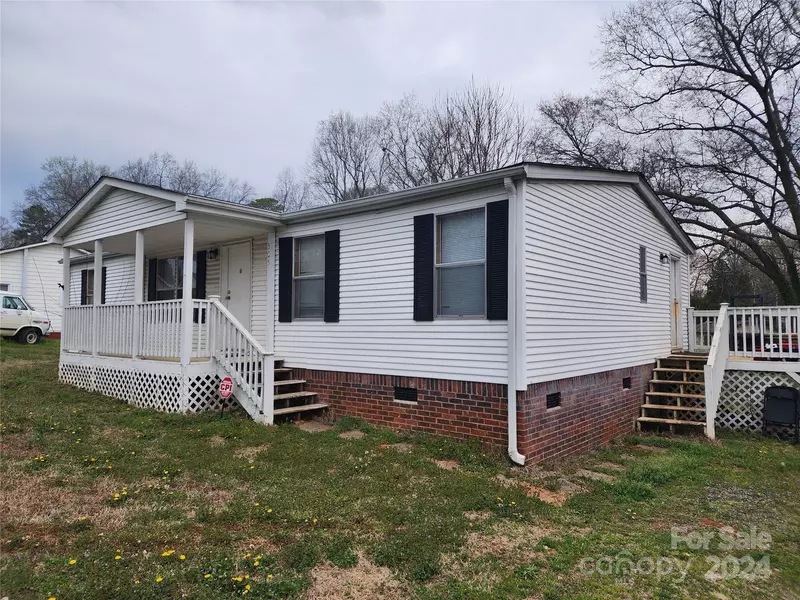 305 Adrian ST, Mount Holly, NC 28120