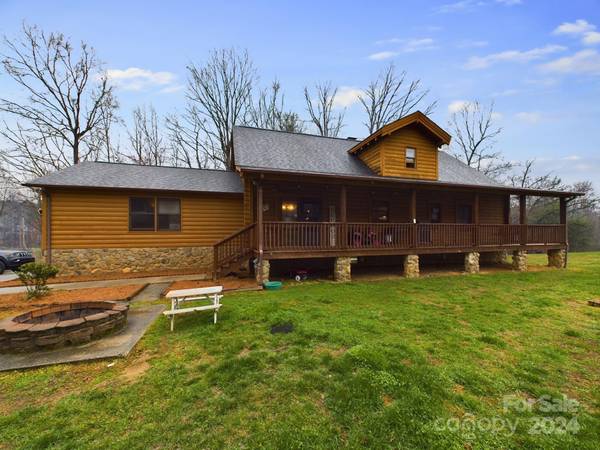 67 Little Country LN, Taylorsville, NC 28681