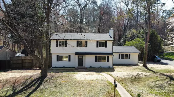 8400 Strider DR, Charlotte, NC 28212