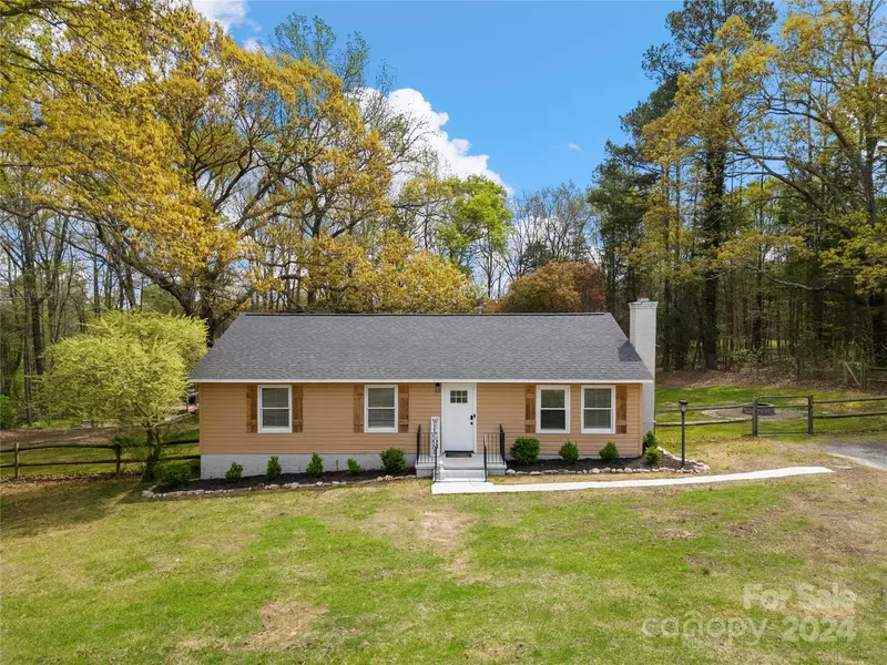 2407 Woodberry LN, Catawba, SC 29704