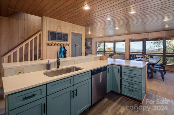 Mars Hill, NC 28754,401 Lookout DR